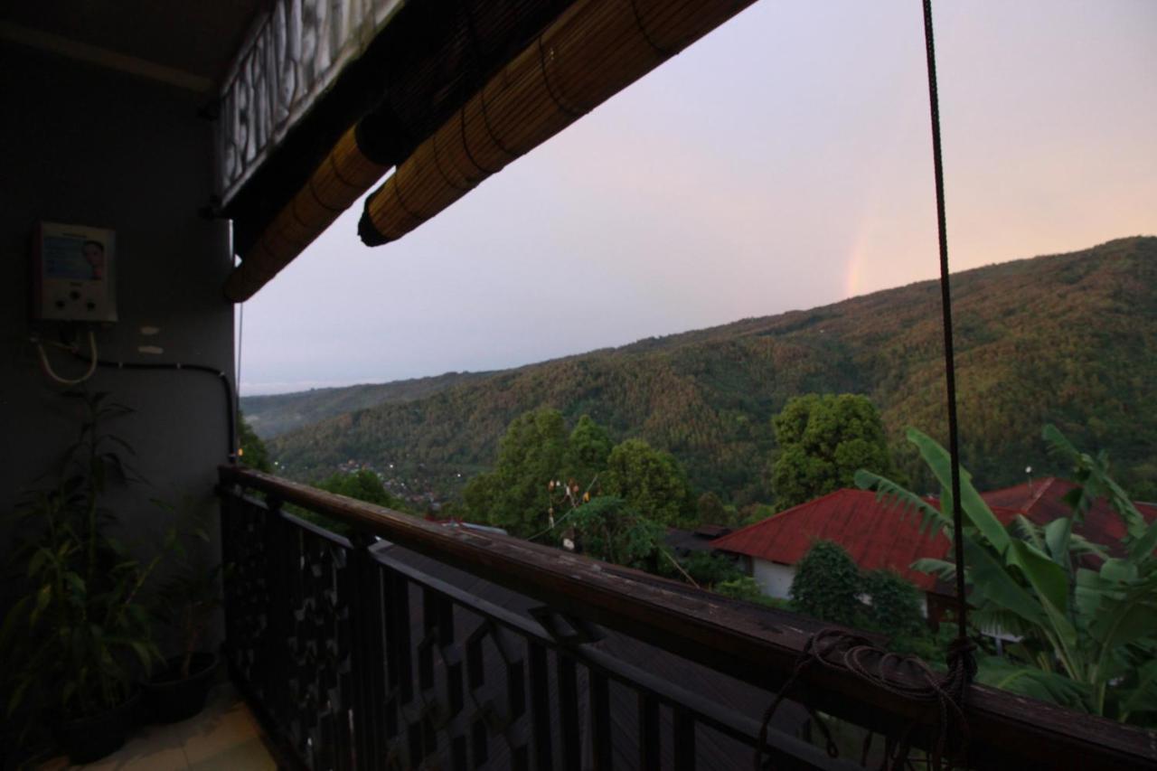 Dong Paloh Hostel Munduk Esterno foto